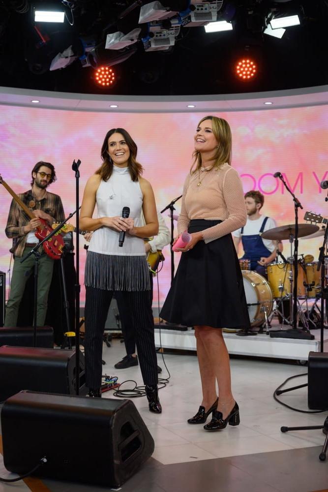 15P Mandy Moore - The Today Show (11 March 2020)