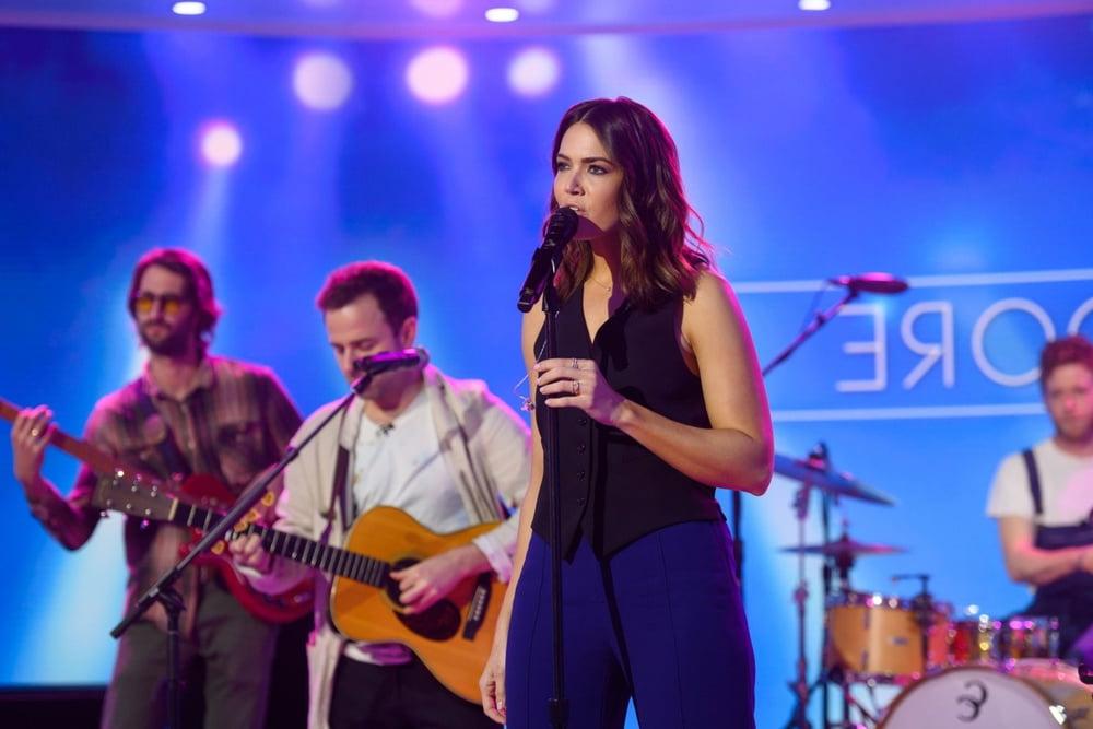 15P Mandy Moore - The Today Show (11 March 2020)