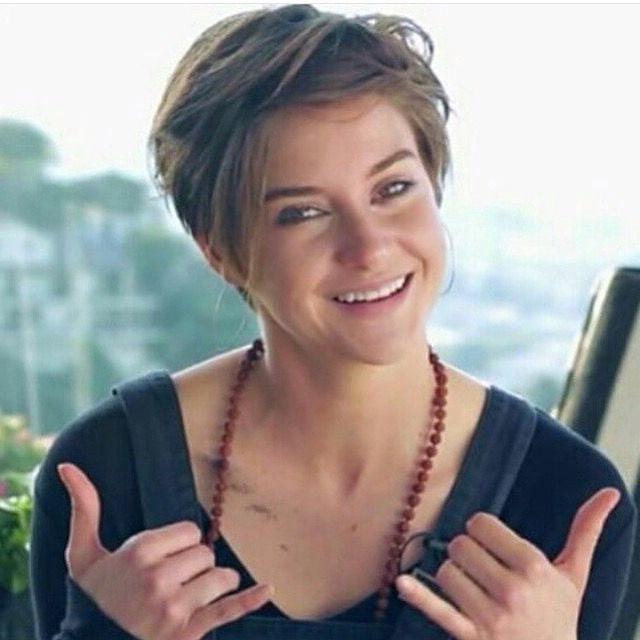 25P Shailene woodley stop playing games with my heart.
