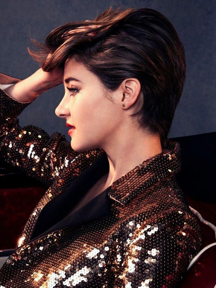 25P Shailene woodley stop playing games with my heart.