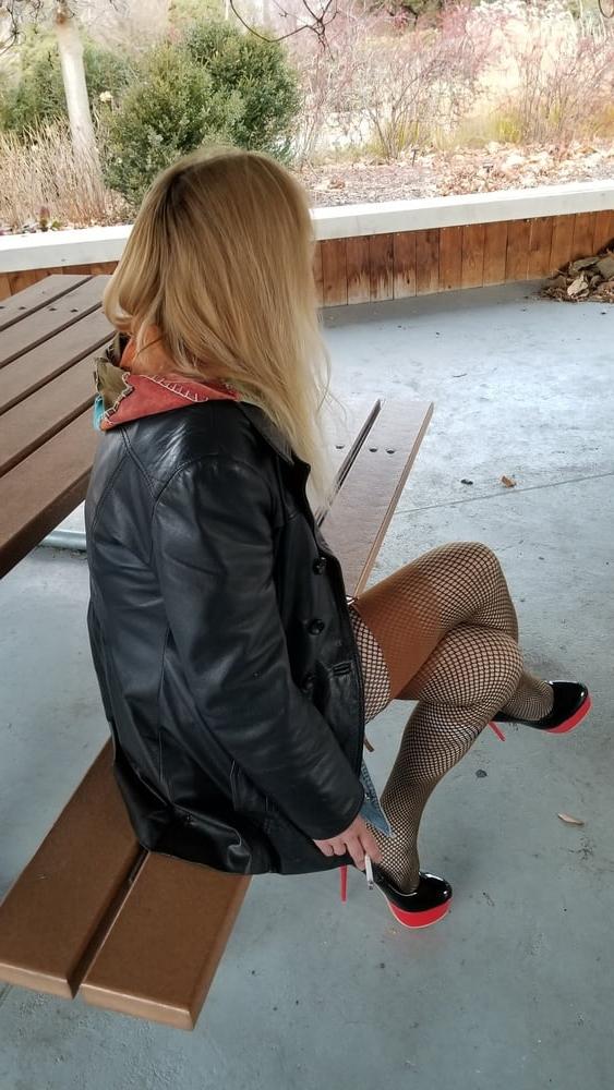 25P Leg show