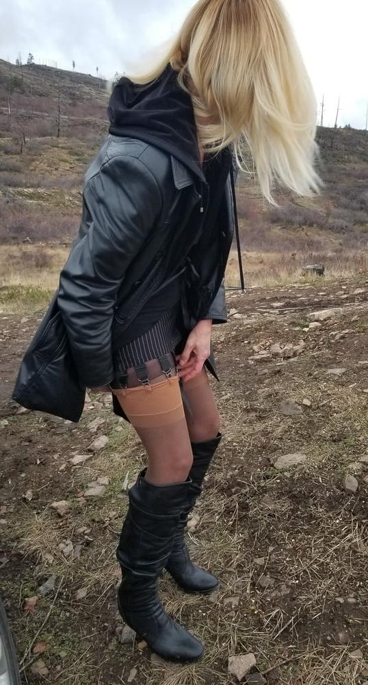 25P Leg show