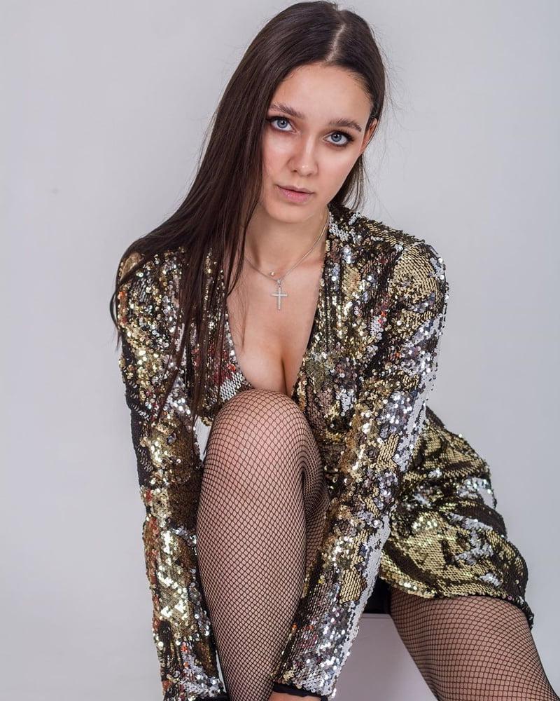 18P My pretty friend loves pantyhose