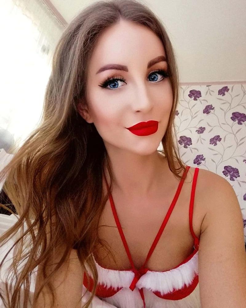 25P Hot ukrainian gril who likes double anal showing her body 3