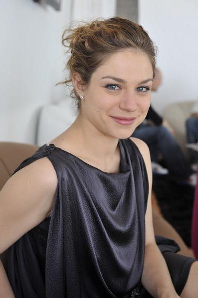 25P Emilie Dequenne belgian actress