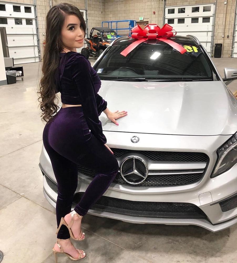 25P Hot latin MILF who likes double anal drilling photo's (1)