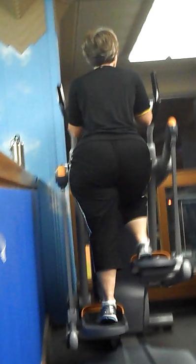 9P Big Booty Granny in the Gym
