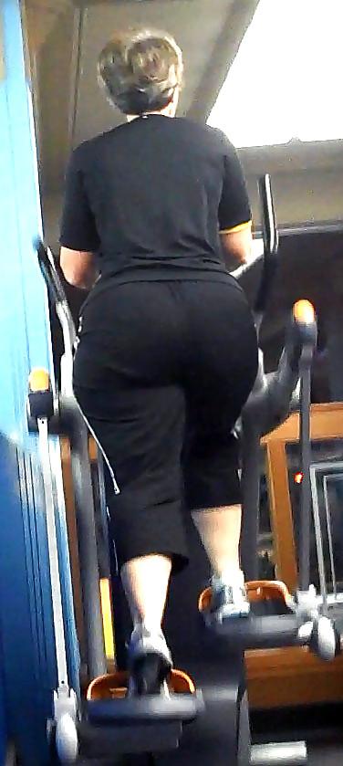 9P Big Booty Granny in the Gym