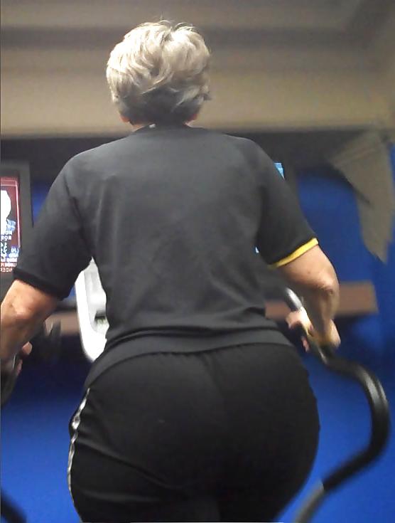 9P Big Booty Granny in the Gym