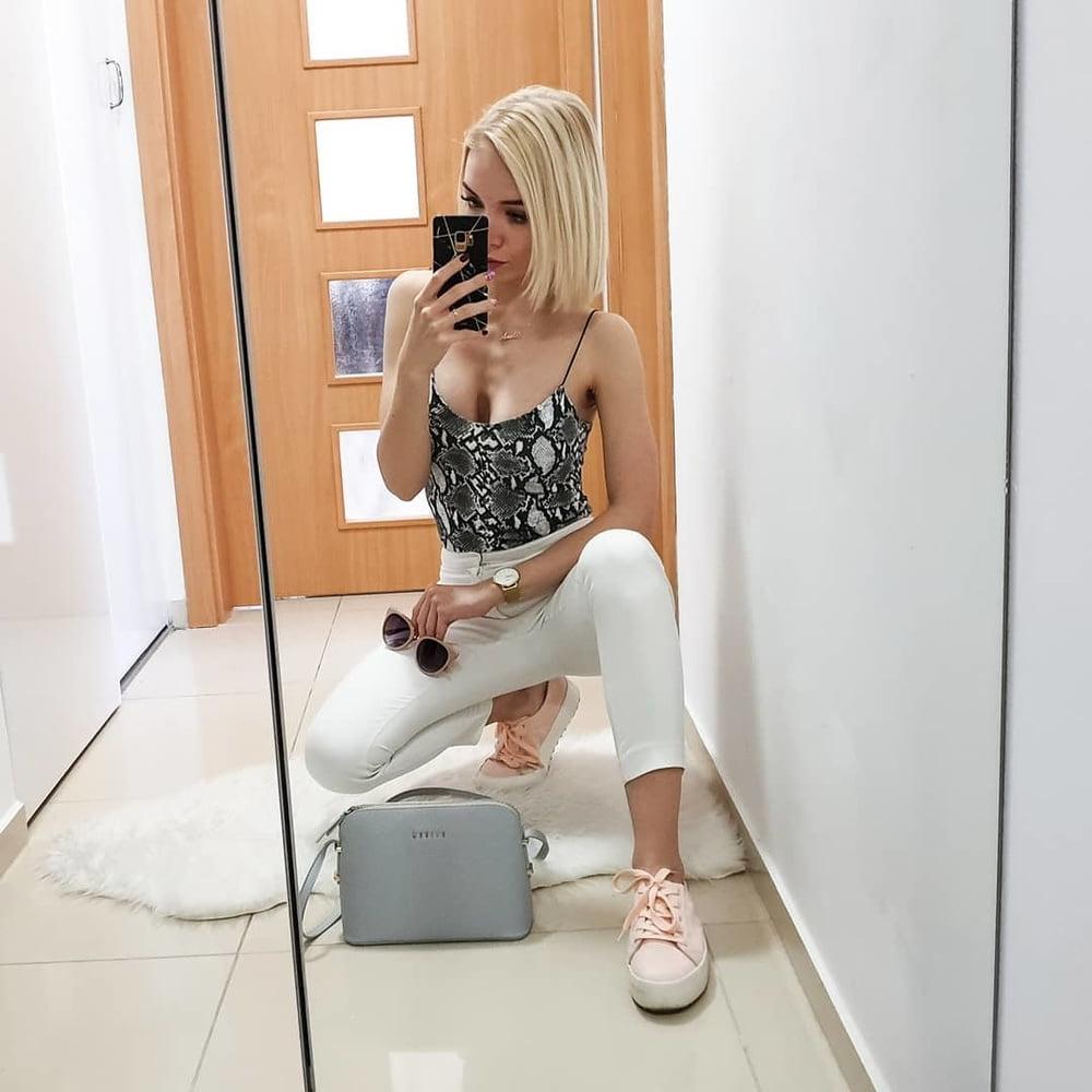 25P Hot ukrainian gril who likes double anal showing her body 2