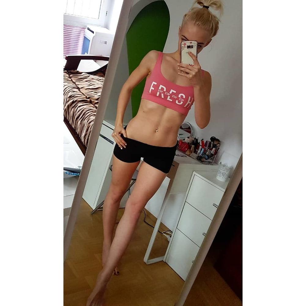 25P Hot ukrainian gril who likes double anal showing her body 2