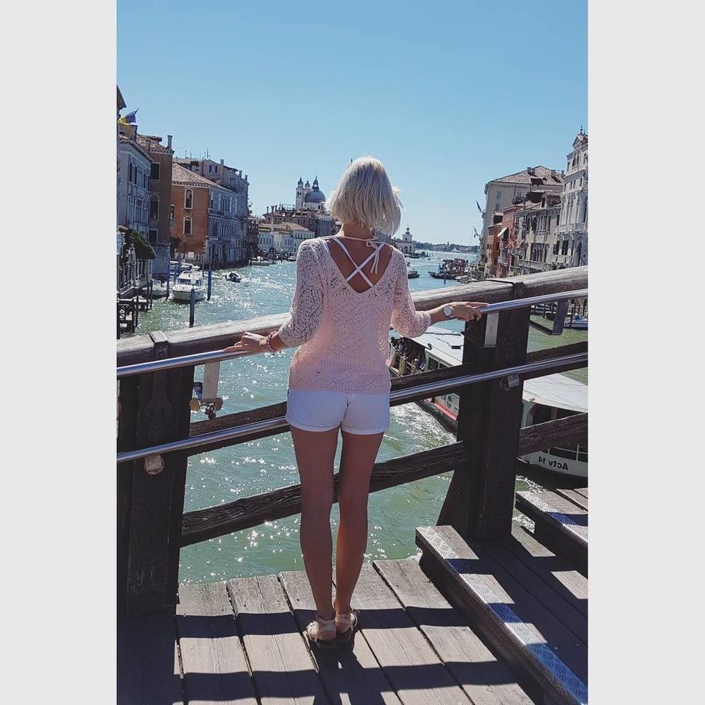 25P Hot ukrainian gril who likes double anal showing her body 2
