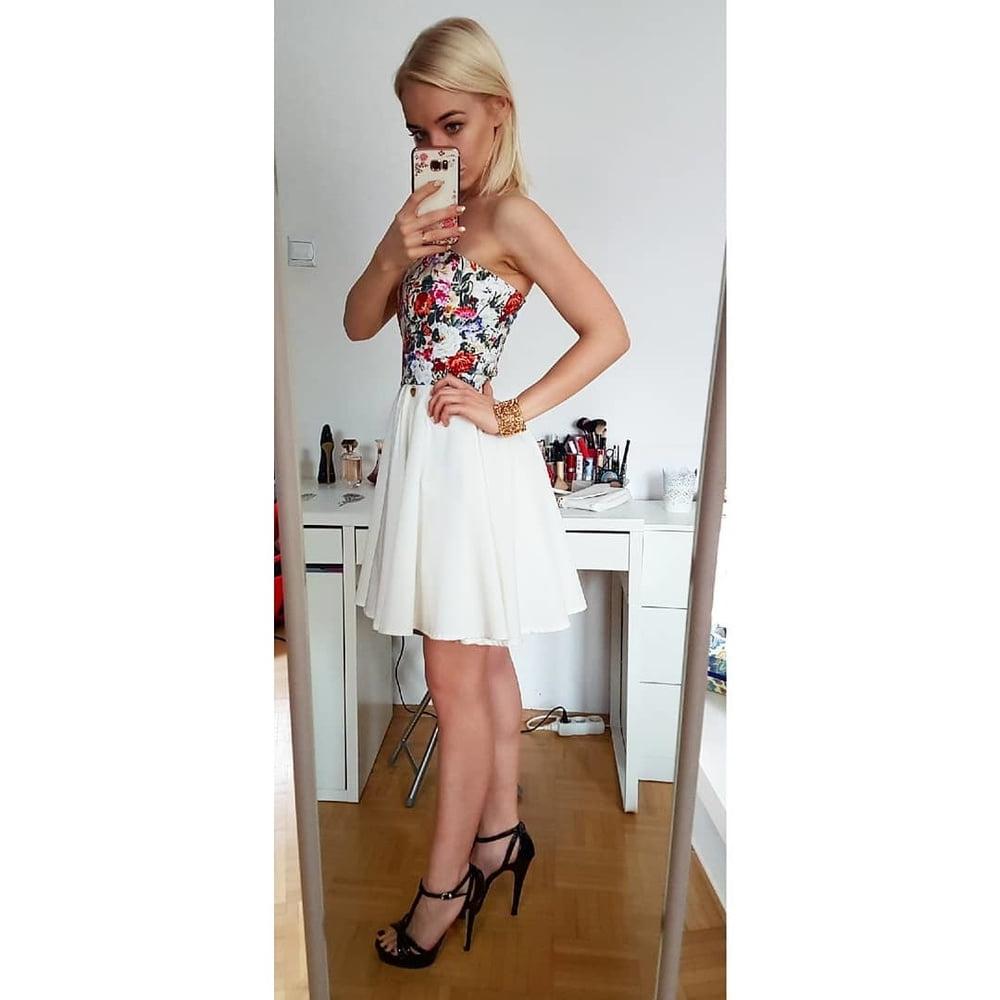 25P Hot ukrainian gril who likes double anal showing her body 2