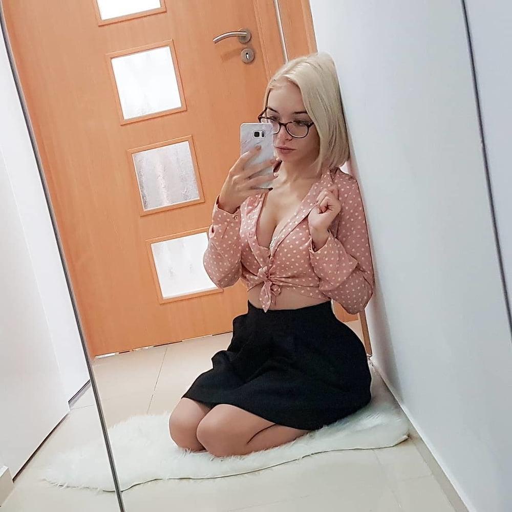 25P Hot ukrainian gril who likes double anal showing her body 2