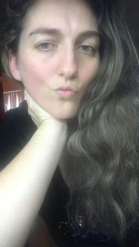 25P Lonely Horny white Housewife Selfies