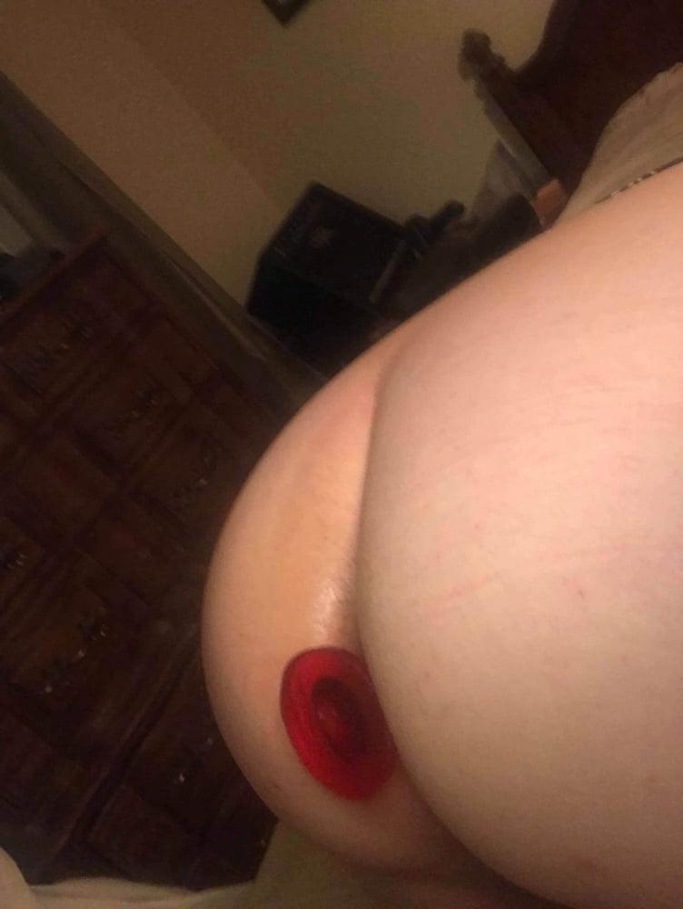 25P Lonely Horny white Housewife Selfies
