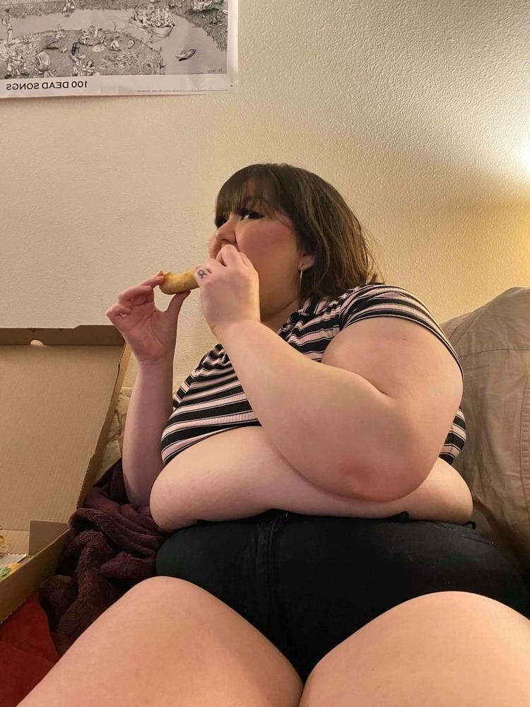 25P Sexy Fat Asian Girl With A Big Belly
