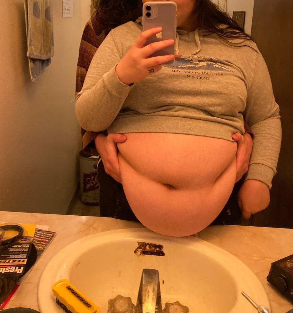 25P Sexy Fat Asian Girl With A Big Belly