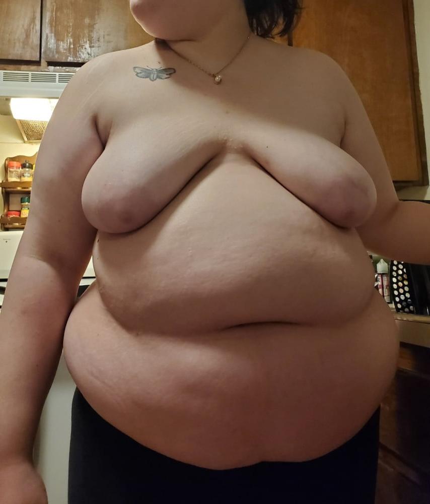 25P Sexy Fat Asian Girl With A Big Belly