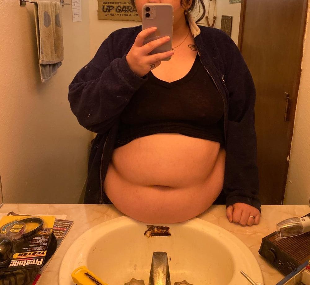 25P Sexy Fat Asian Girl With A Big Belly
