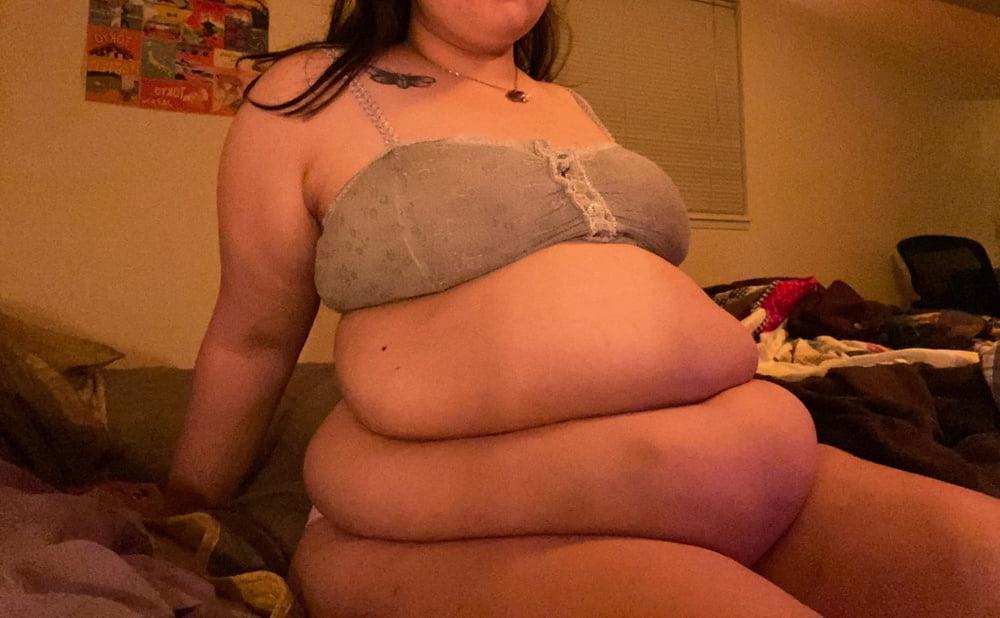 25P Sexy Fat Asian Girl With A Big Belly
