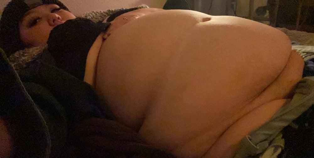 25P Sexy Fat Asian Girl With A Big Belly