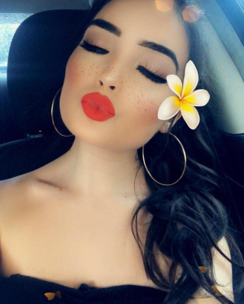 25P Hot latin MILF who likes double anal drilling photo's (4)