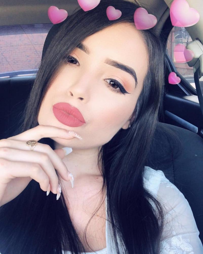 25P Hot latin MILF who likes double anal drilling photo's (4)