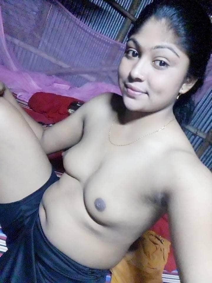9P Bangladeshi Girl showing tits to Boy friend