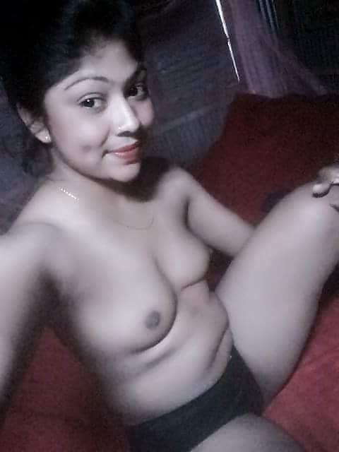 9P Bangladeshi Girl showing tits to Boy friend