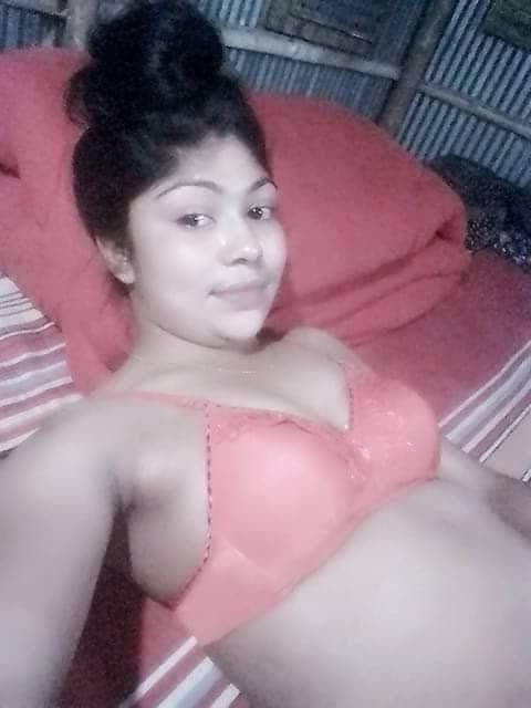 9P Bangladeshi Girl showing tits to Boy friend