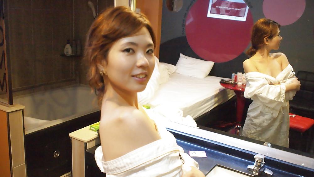 25P Korean couple