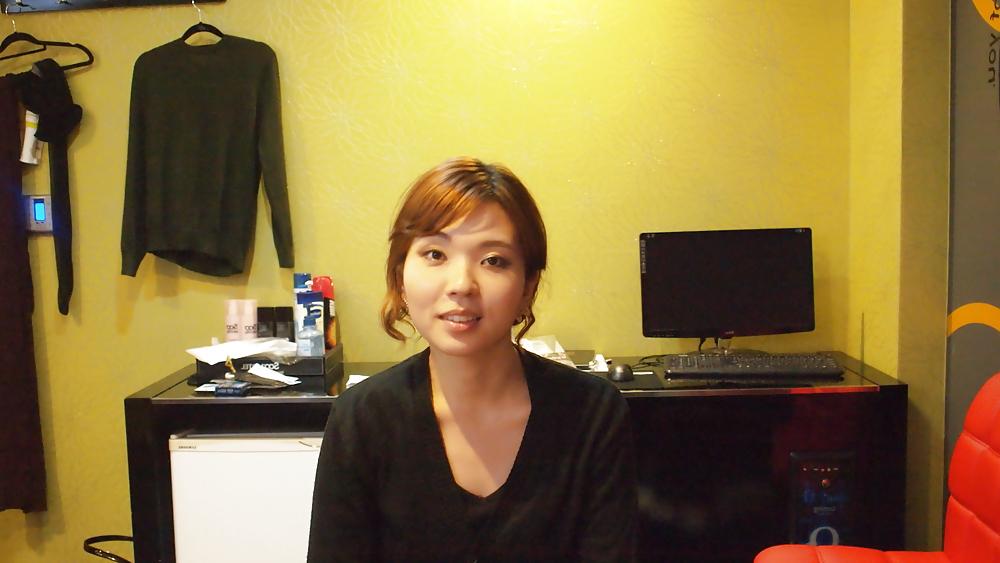 25P Korean couple