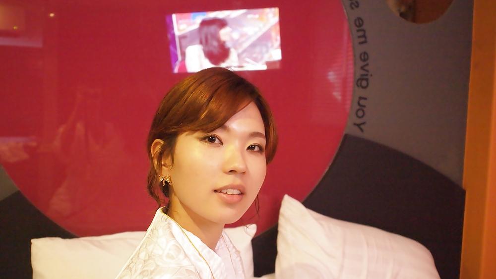 25P Korean couple