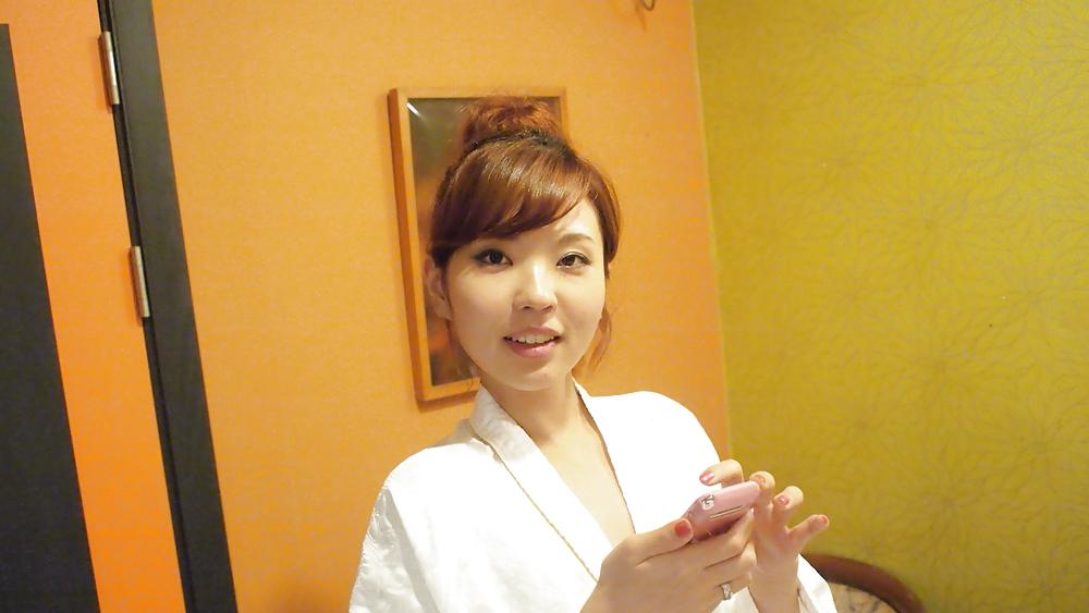 25P Korean couple
