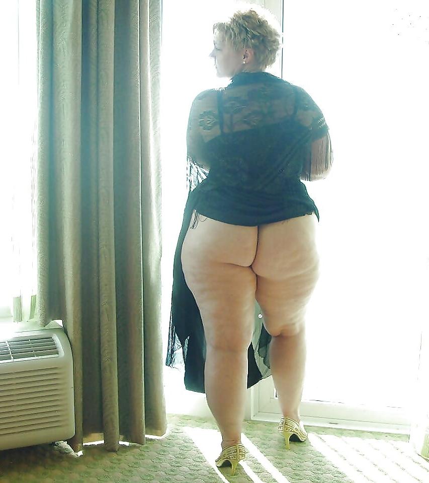 25P Too hot to wear pants. Bottomless