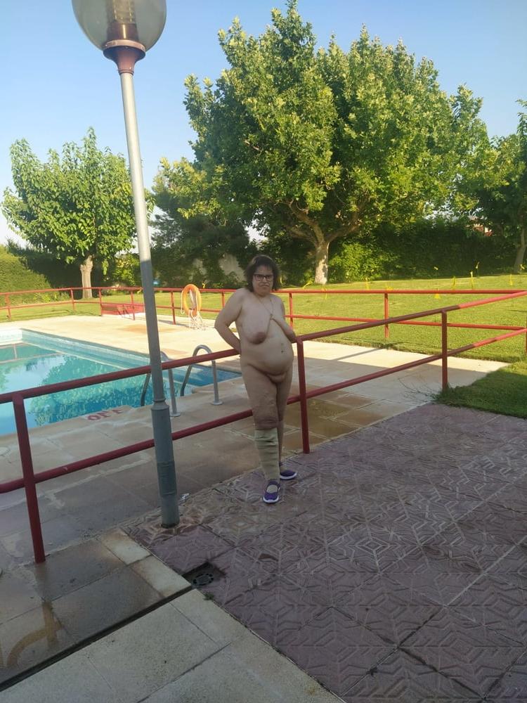 5P friend in the pool