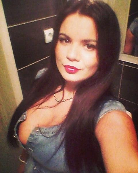 25P Serbian Perfect MILF