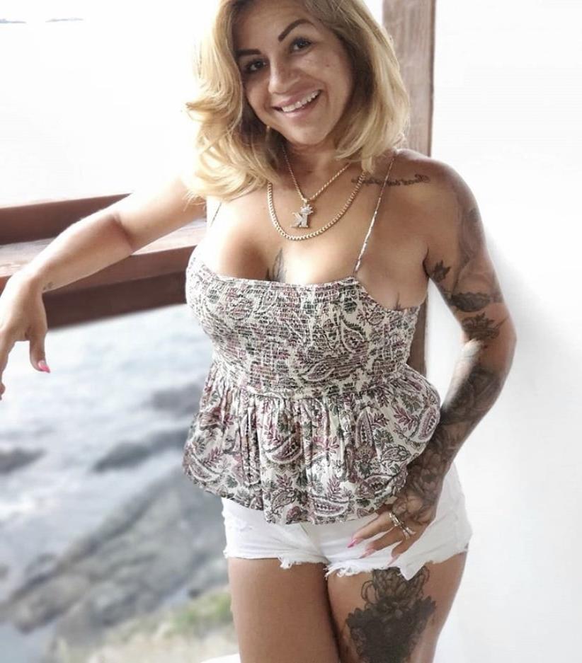 25P Sexy Latina Cougar
