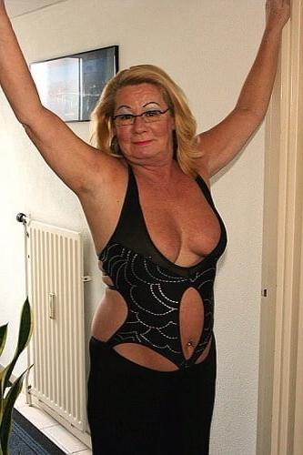 25P Mature Cougar 79