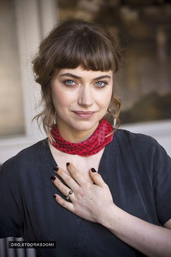 25P Imogen Poots the perfect woman exists