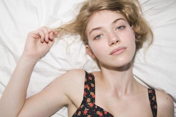 25P Imogen Poots the perfect woman exists