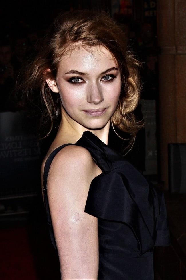 25P Imogen Poots the perfect woman exists
