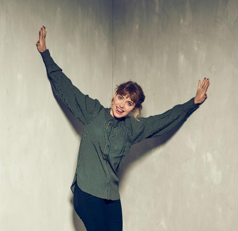 25P Imogen Poots the perfect woman exists