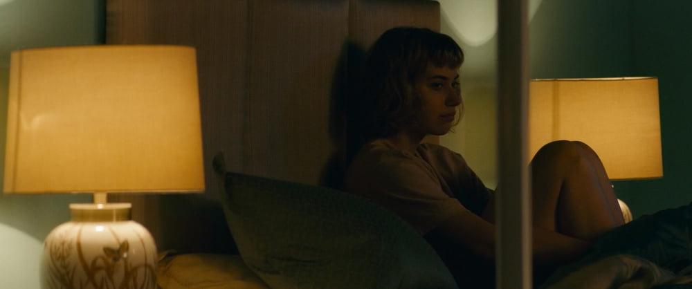 25P Imogen Poots the perfect woman exists