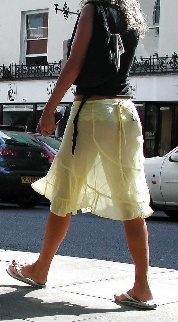 25P Visible ass ( voyeur )