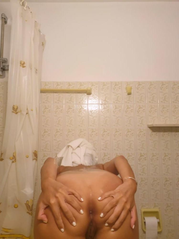 23P My wonderful girl offering a show
