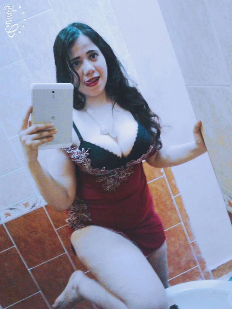 25P Hot GIrl Show Her Body
