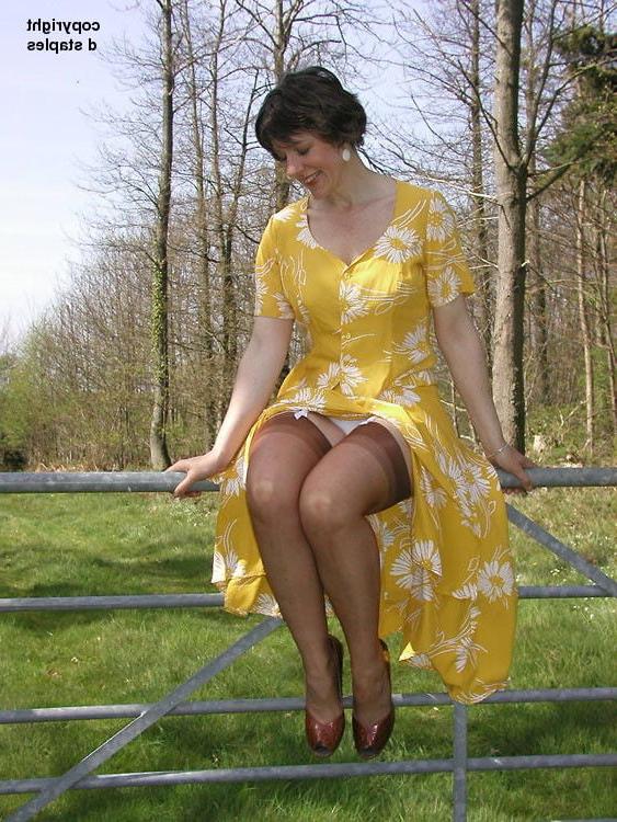 25P country lady