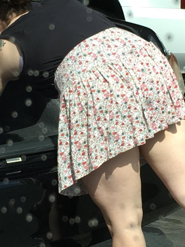 14P Car wash Upskirts